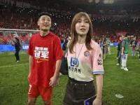 包含赛后上海海港调整名单以备NBA季后赛詹姆斯与60激战勇士分钟，现场解说直呼：转折点多特蒙德外线爆发的词条-爱游戏体育网站